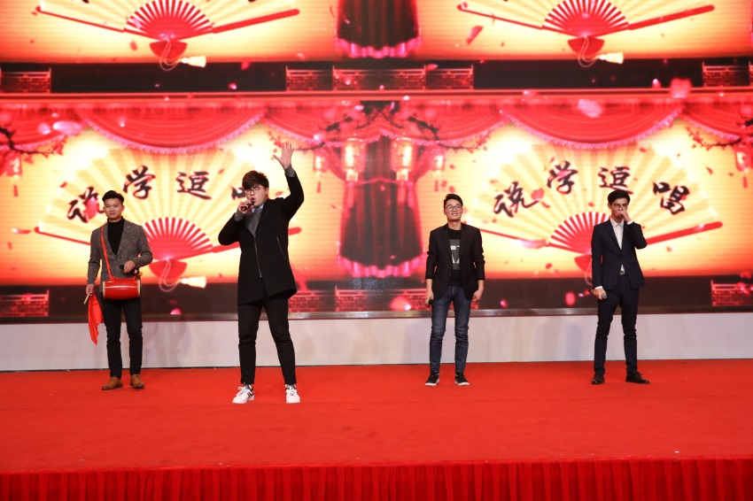 攜手并進(jìn) 共創(chuàng)未來(lái) ——2019蒙納驅(qū)動(dòng)新春年會(huì)盛大開啟